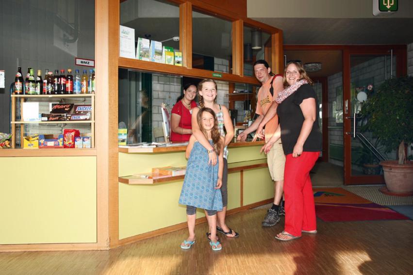 Hellmut-Wassmer-Jugendherberge Loerrach Lörrach Quarto foto