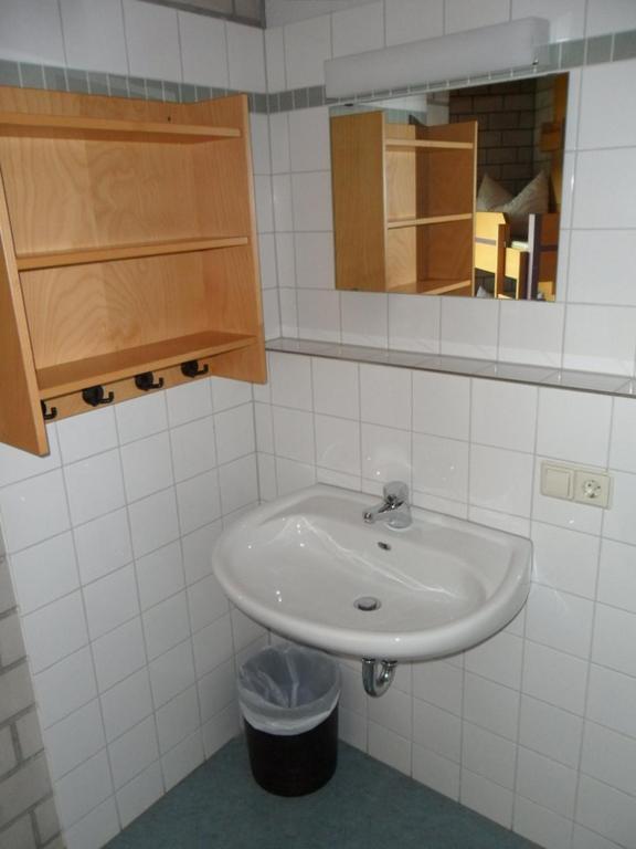 Hellmut-Wassmer-Jugendherberge Loerrach Lörrach Quarto foto
