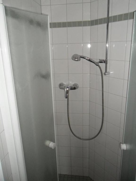 Hellmut-Wassmer-Jugendherberge Loerrach Lörrach Quarto foto